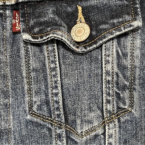 Women's Levi’s Denim Ex-Boyfriend Trucker Jean Jacket Womens Vtg Wash Medium - Picture 7 of 15